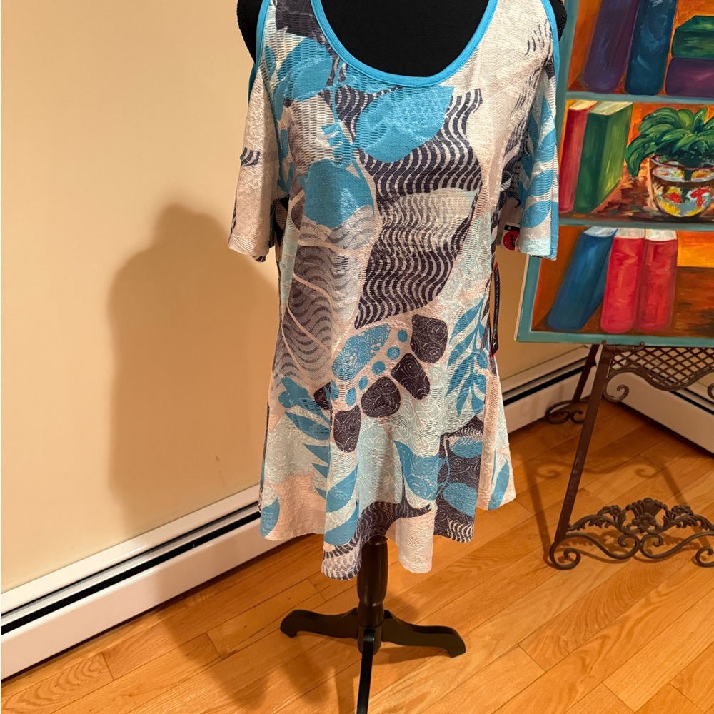 Talk of The Walk Boutique Tropicana Casino Blue and White Patterned Women's Top